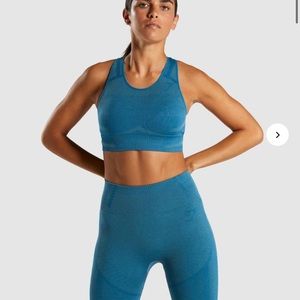 Geo seamless sports bra